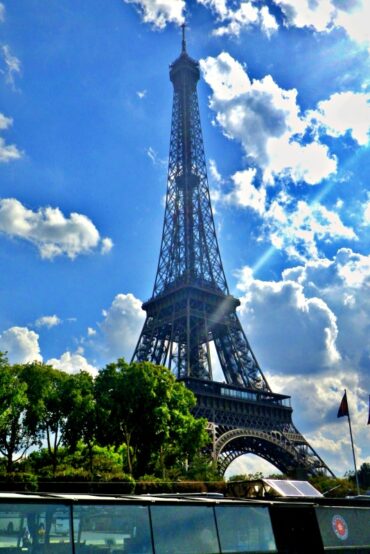 Eiffel Tower seen from the Seine