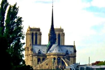 Notre Dame Cathedral seen from the Seine