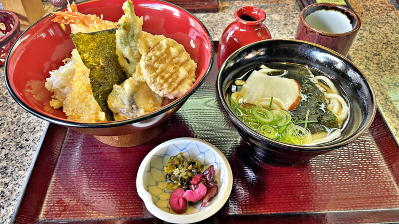 Tempura rice bowl set meal