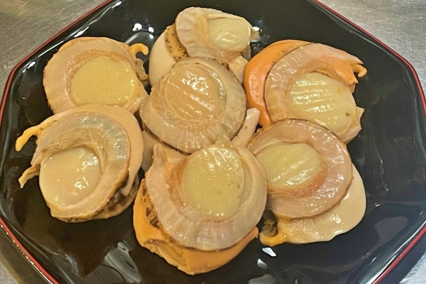 Boiled scallops for eating raw